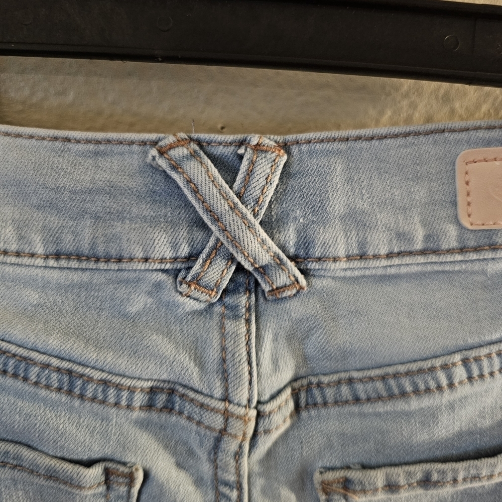 Celebrity Pink Light Wash Distressed Kids Jeans - Picture 13 of 13